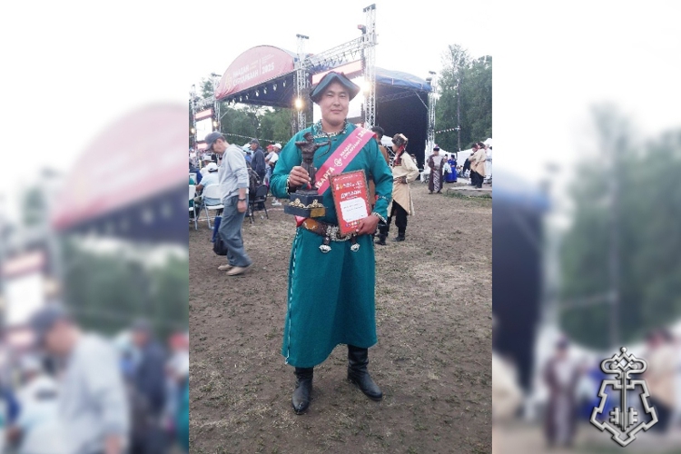 Сотрудник вневедомственной охраны Росгвардии стал абсолютным чемпионом Сурхарбана по стрельбе из лука