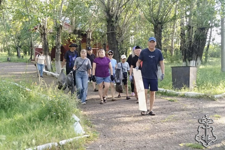 Росгвардейцы приняли участие в экологическом субботнике в Мухоршибирском районе