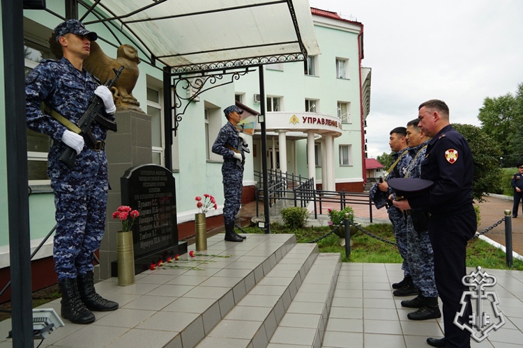 В Бурятии почтили память погибших сотрудников вневедомственной охраны