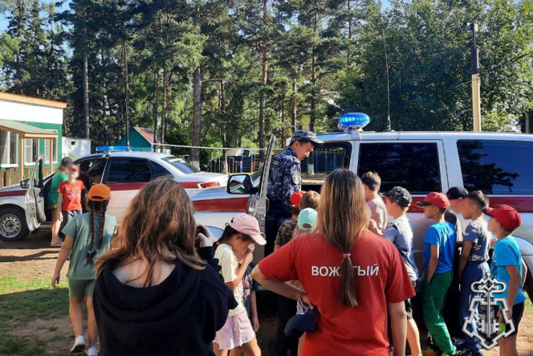 В Бурятии росгвардейцы проводят занятия с детьми