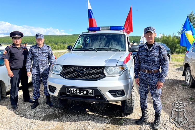 Сотрудники вневедомственной охраны Росгвардии присоединились к автопробегам в Бурятии