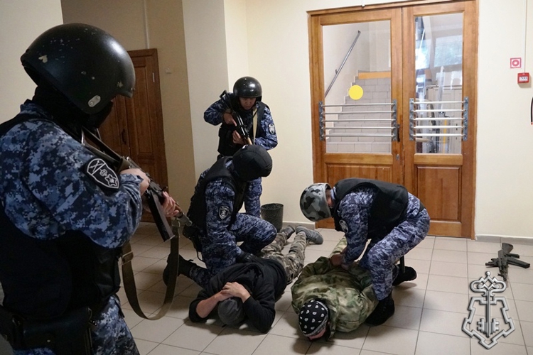 Росгвардейцы Бурятии участвуют во Всероссийском антитеррористическом учении в образовательных организациях 