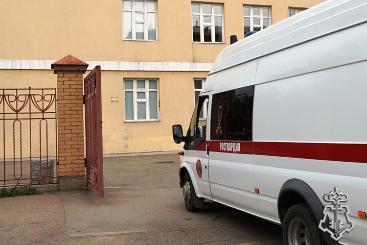 Росгвардейцы Бурятии участвуют во Всероссийском антитеррористическом учении в образовательных организациях