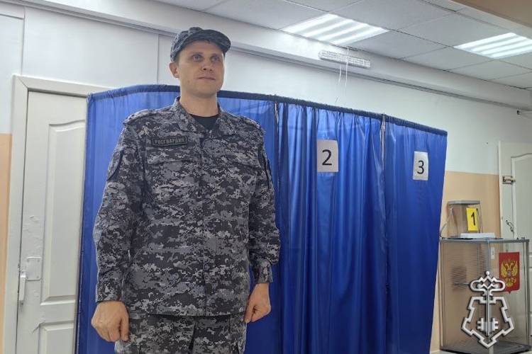 В Бурятии росгвардейцы обеспечивают охрану правопорядка и общественную безопасность в единый день голосования