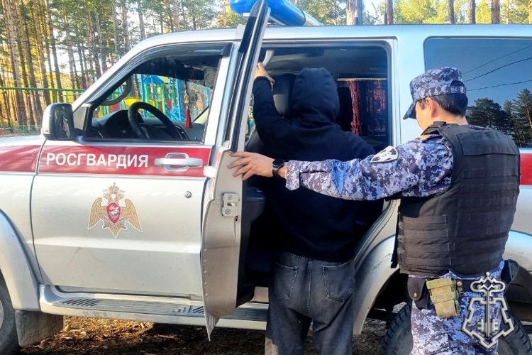 Сотрудники Росгвардии вернули родителям ушедшего из дома подростка в Бурятии