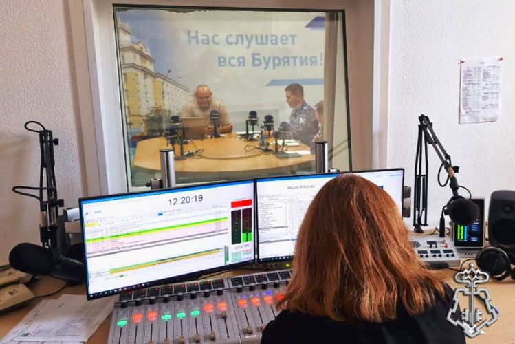 Офицеры Росгвардии выступили в прямом эфире радио ГТРК «Бурятия»