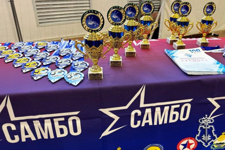 Турнир по самбо памяти сотрудников правоохранительных органов прошел в Улан-Удэ