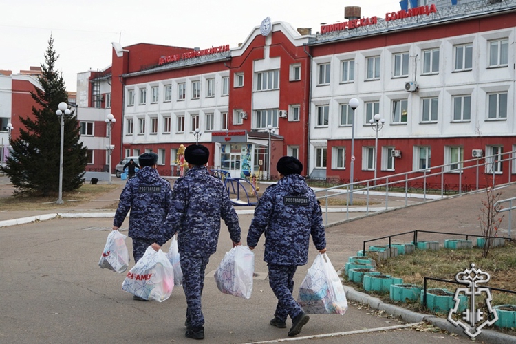 В Бурятии сотрудники вневедомственной охраны Росгвардии в третий раз пополнили «шкатулку храбрости»