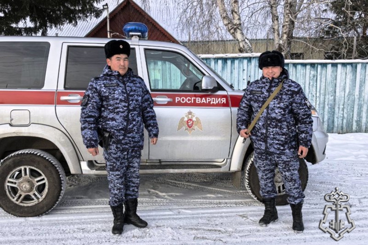 Сотрудники вневедомственной охраны Росгвардии помогли замерзавшему мужчине в районе Бурятии