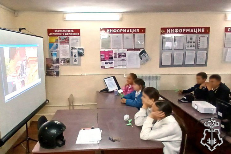 В Бурятии школьники узнали о службе во вневедомственной охране