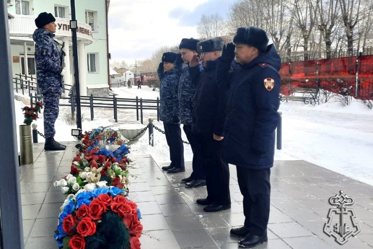 Память погибших сослуживцев почтили росгвардейцы в Бурятии