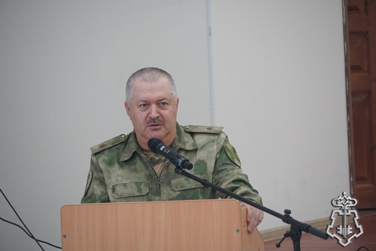 В Бурятии росгвардейцы поздравили ветеранов войск правопорядка