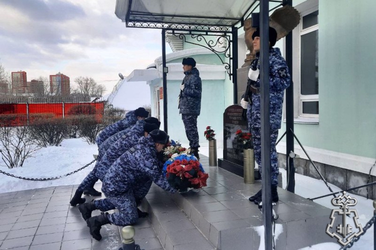 Память погибших сослуживцев почтили росгвардейцы в Бурятии
