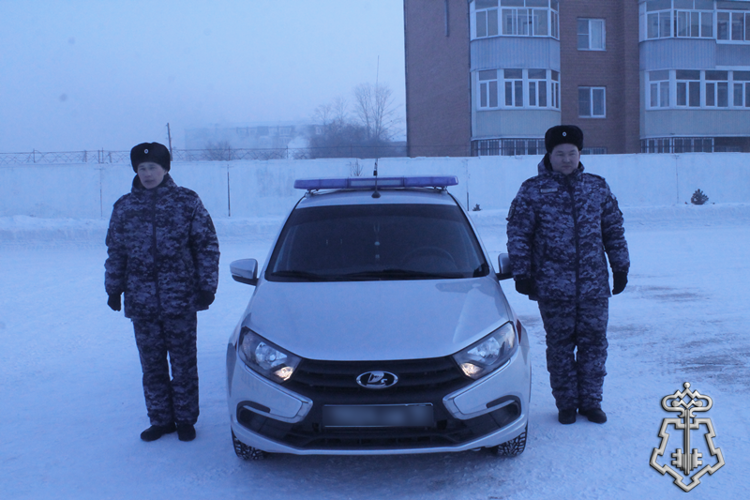 Лучшей группе задержания вневедомственной охраны Росгвардии в Улан-Удэ вручили новый автомобиль