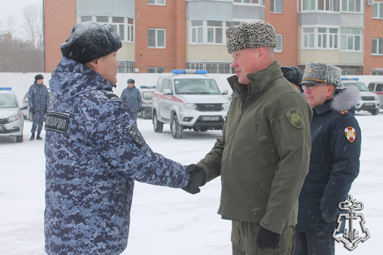В Бурятии росгвардейцы получили новые служебные автомобили