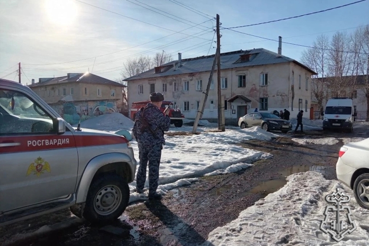 В Бурятии росгвардейцы спасли из пожара двух человек