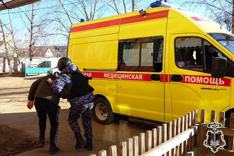 В Улан-Удэ росгвардейцы пресекли хулиганские действия в отношении медиков