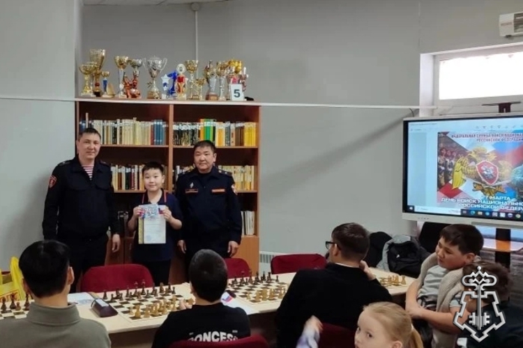 В Бурятии сотрудники вневедомственной охраны проводят мероприятия, приуроченные к 10-летию Росгвардии 