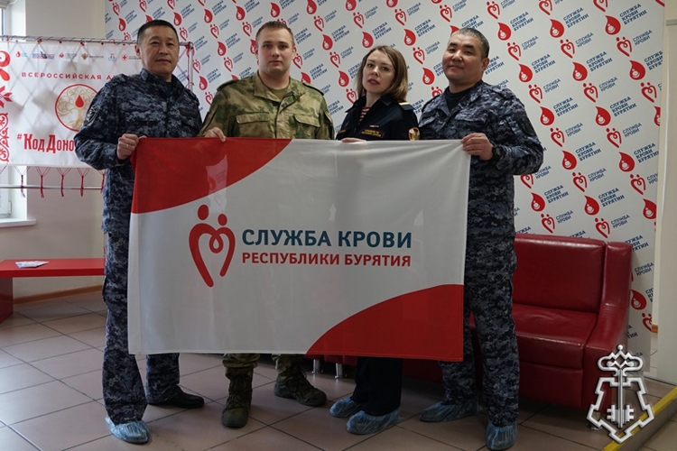 В Бурятии росгвардейцы сдали донорскую кровь в преддверии юбилея ведомства
