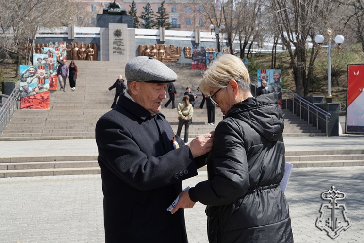 В Улан-Удэ росгвардейцы Бурятии провели патриотическую акцию «Георгиевская лента»