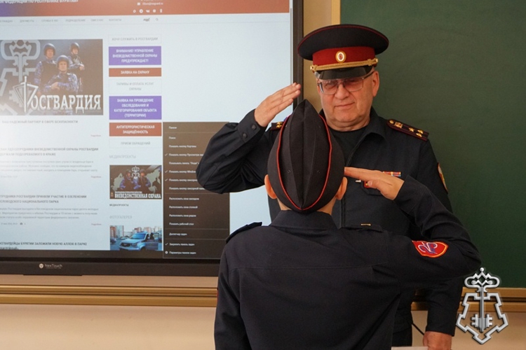 В улан-удэнской школе наградили лучших кадетов Росгвардии и их наставников