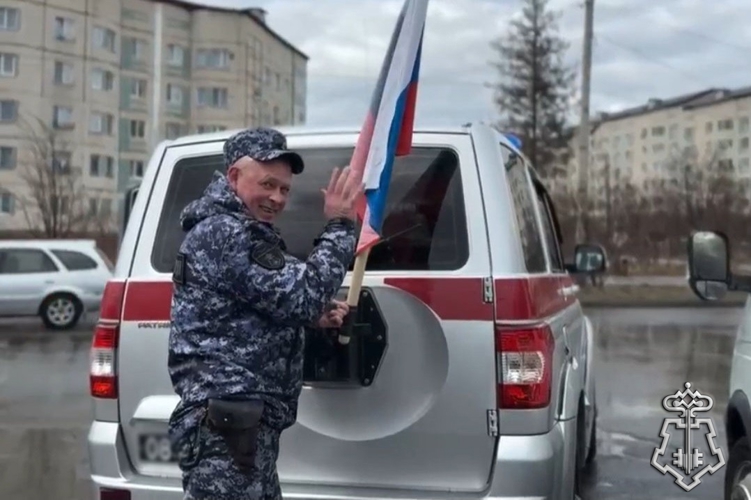 Сотрудники вневедомственной охраны возглавили автопробег в честь Дня Победы в Северобайкальске