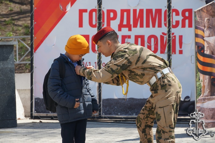 В Улан-Удэ росгвардейцы Бурятии провели патриотическую акцию «Георгиевская лента»