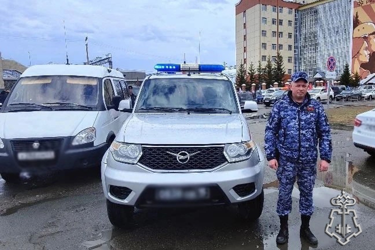 Сотрудники вневедомственной охраны возглавили автопробег в честь Дня Победы в Северобайкальске