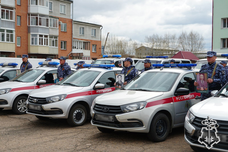 В Бурятии сотрудники Росгвардии присоединились к акции «Бессмертный автополк»