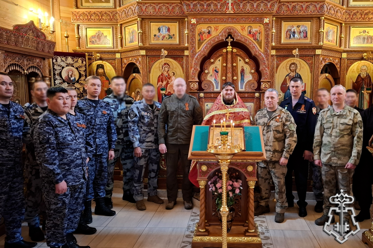 В Улан-Удэ сотрудники вневедомственной охраны приняли участие в праздничном богослужении в честь Дня Победы