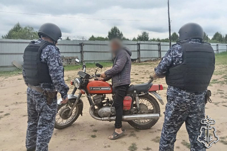 В Тарбагатайском районе росгвардейцы задержали нетрезвого мотоциклиста 