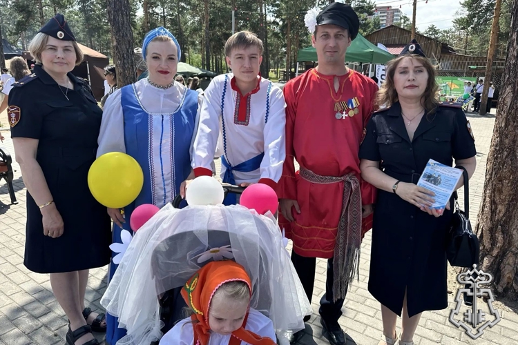 Семья работницы Росгвардии приняла участие в Параде счастливых семей в Бурятии