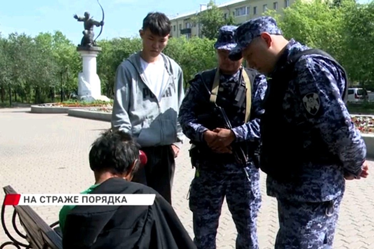 Съёмочная группа телеканала «Тивиком» побывала в рейде с экипажем вневедомственной охраны в Улан-Удэ