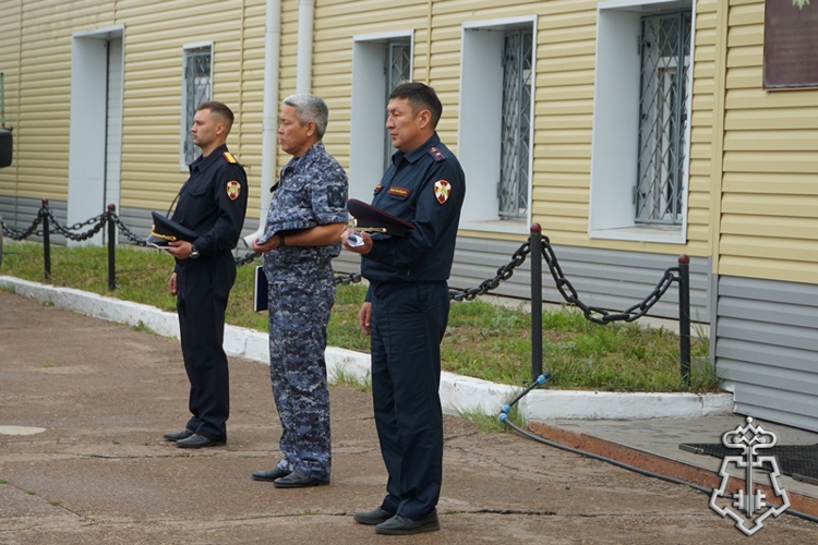 В Бурятии почтили память сотрудника вневедомственной охраны, погибшего при исполнении