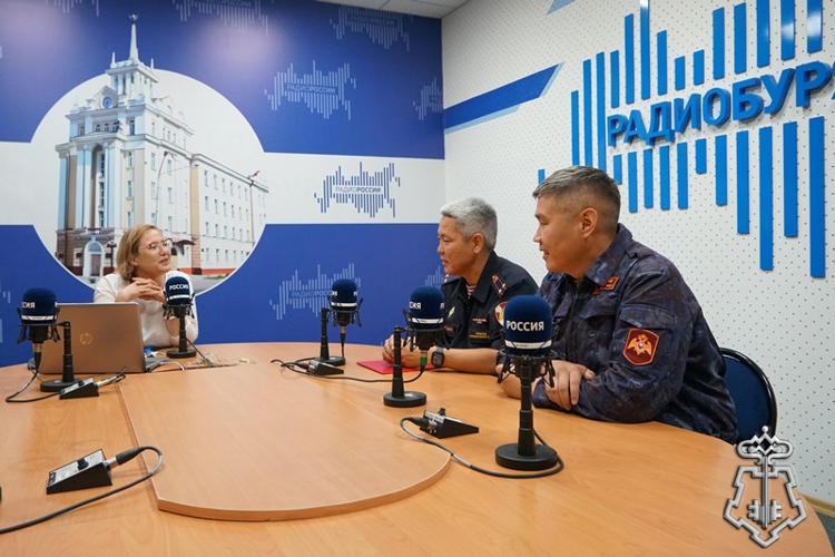 Представители Управления вневедомственной охраны и ФГУП «Охрана» Росгвардии рассказали о специфике службы на бурятском радио