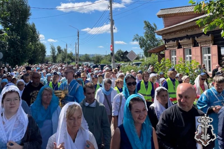 В Улан-Удэ росгвардейцы приняли участие в крестном ходе