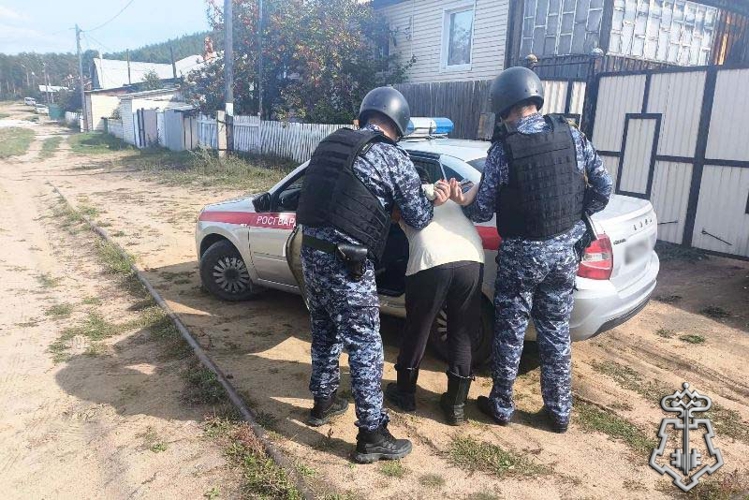 В Онохое росгвардейцы задержали гражданина, находящегося в розыске 
