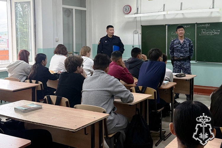 В Бурятии росгвардейцы провели антитеррористические уроки 
