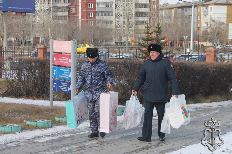 «Шкатулку храбрости» в очередной раз пополнили сотрудники вневедомственной охраны Росгвардии